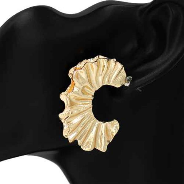 TEXTURED METAL RUFFLE HOOP EARRING