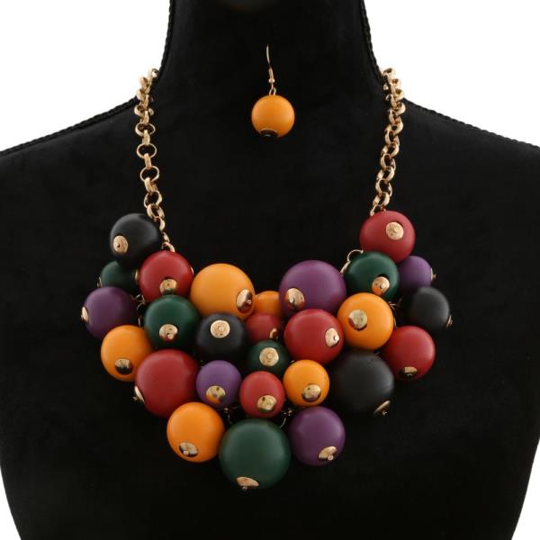 CHUNKY BEADED NECKLACE