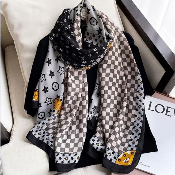 CHECKERED FLOWER PATTERN SILKY OBLONG SCARF
