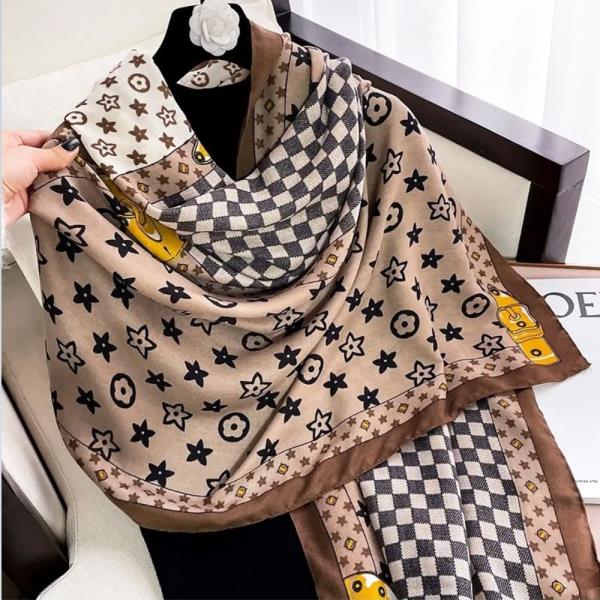 CHECKERED FLOWER PATTERN SILKY OBLONG SCARF