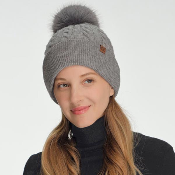 CC CABLE KNIT PATTERN POM POM BEANIE