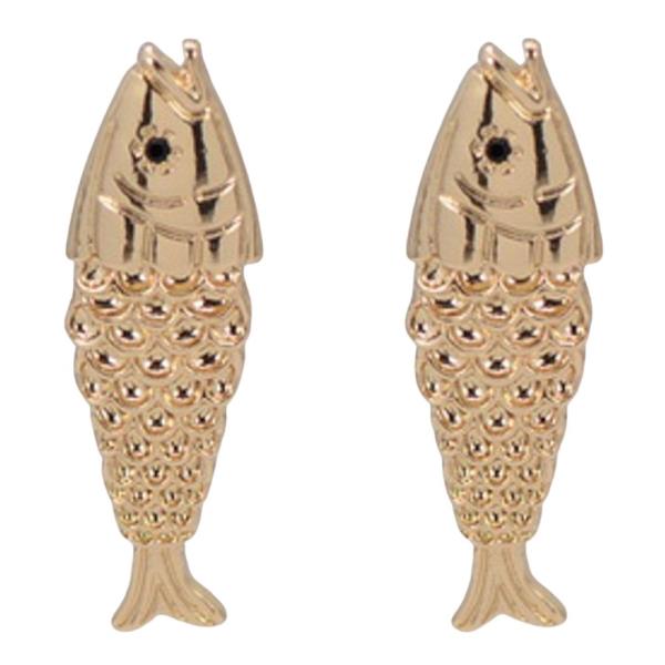 METAL FISH EARRING