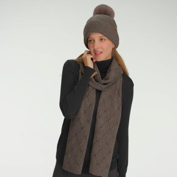 CC LEAF PATTERN SCARF