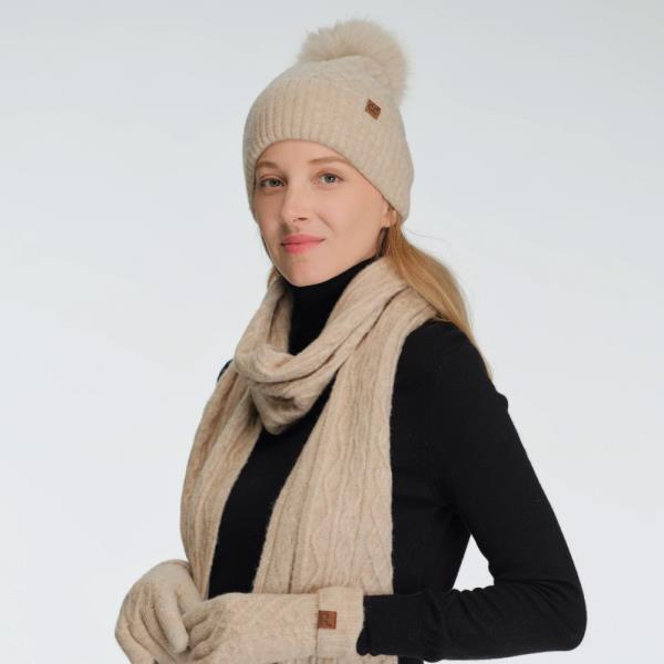 CC CABLE KNIT SCARF