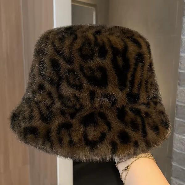LEOPARD FAUX FUR BUCKET HAT