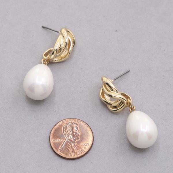 BENT OVAL METAL PEARL BEAD DANGLE EARRING