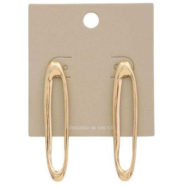 LONG OVAL METAL EARRING