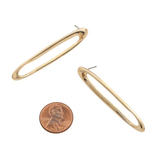 LONG OVAL METAL EARRING