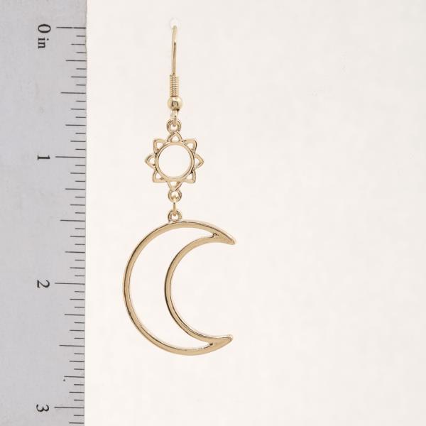 METAL SUN AND MOON DANGLE EARRING