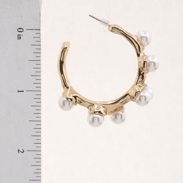METAL PEARL HOOP EARRING