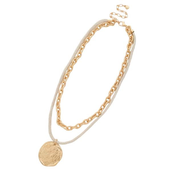 MEDALLION PENDANT LAYERED NECKLACE