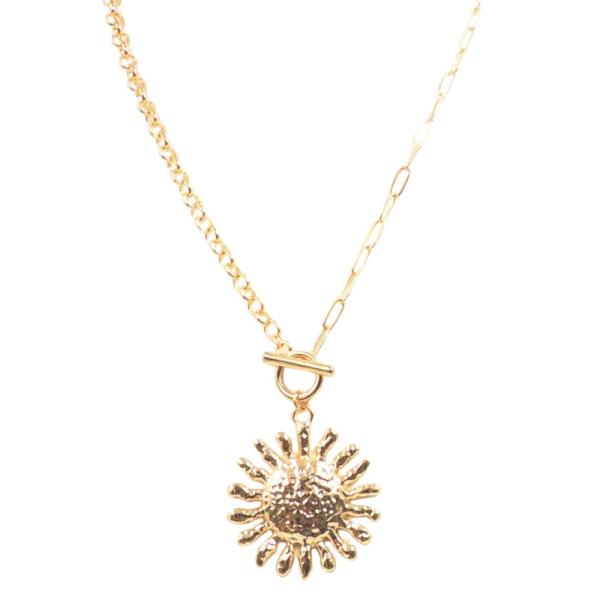 SUNFLOWER METAL PENDANT TOGGLE CLASP NECKLACE