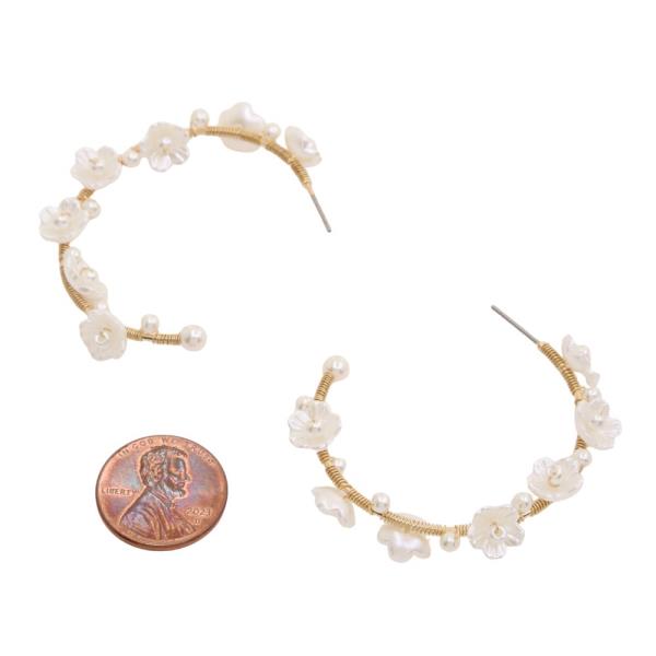 FLOWER EDGE OPEN HOOP EARRING