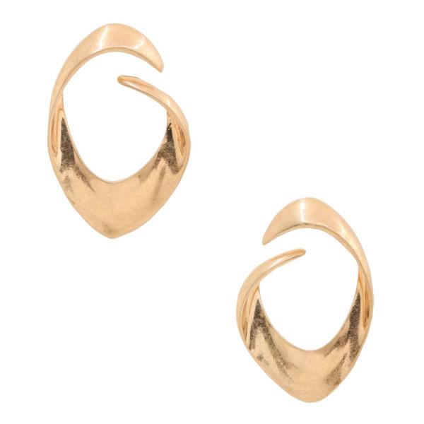 OPEN OVAL METAL EARRING