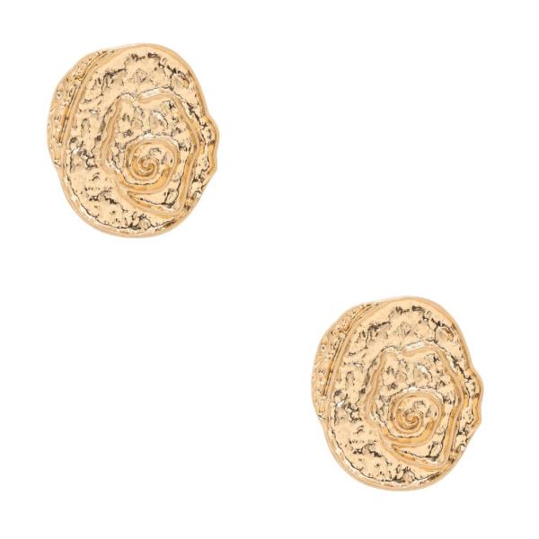 ROUND METAL EARRING