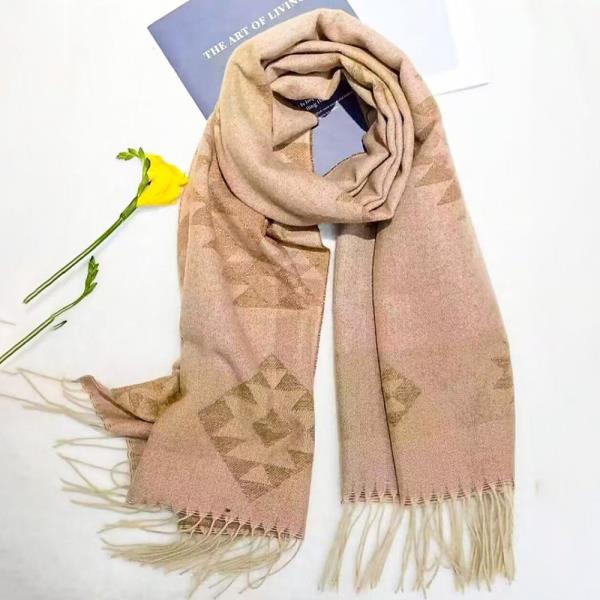AZTEC PATTERN FRINGE EDGE KNIT OBLONG SCARF