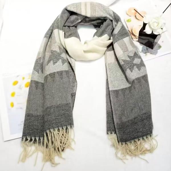 AZTEC PATTERN FRINGE EDGE KNIT OBLONG SCARF