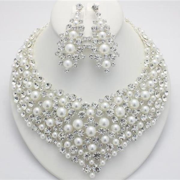 → PEARL RHINESTONE CLUSTER NECKLACE EARRING SET