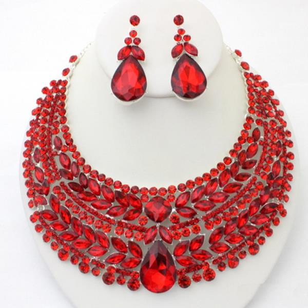 CRYSTAL STATEMENT NECKLACE EARRING SET