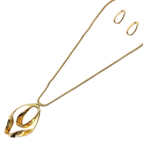BENT METAL OVAL PENDANT METAL NECKLACE