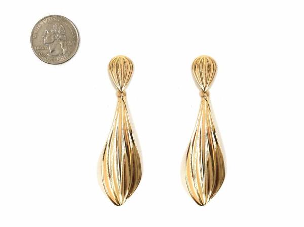 LONG TEARDROP LINED METAL DANGLE EARRING