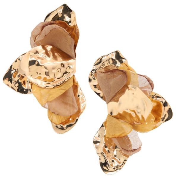 HAMMERED METAL TULLE FLOWER SHAPE EARRING