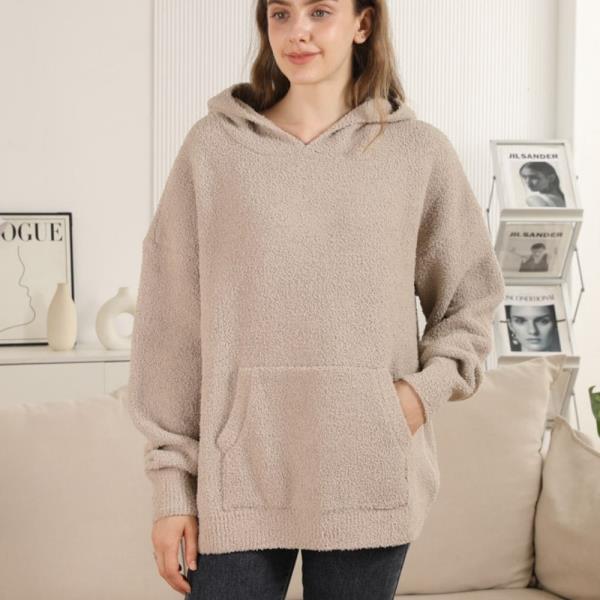 SOLID COLOR HOODED SWEATER W/ POCKET