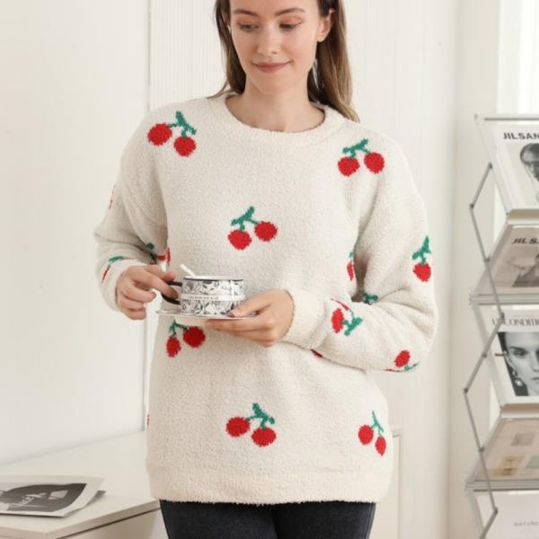 CHERRY CREW NECK SWEATER