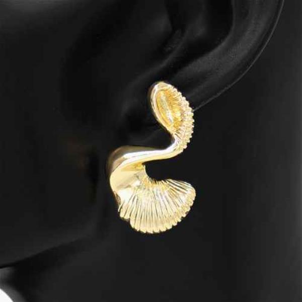 WAVY TWIST POST EARRING