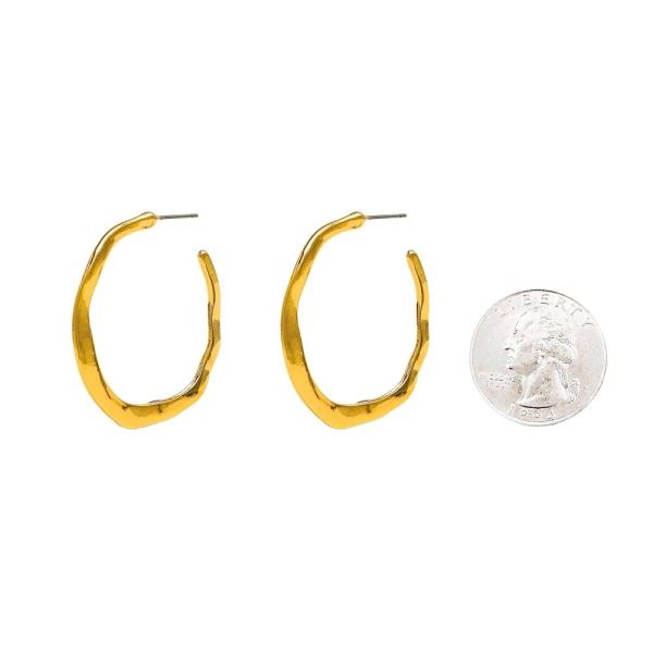METAL HOOP EARRINGS