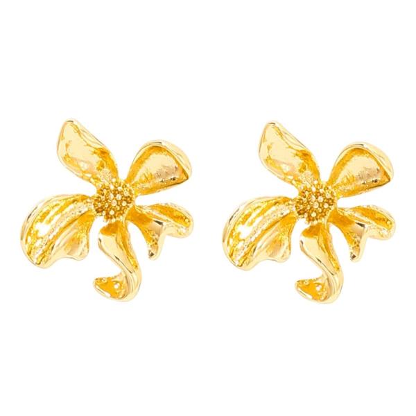METAL FLOWER POST EARRING
