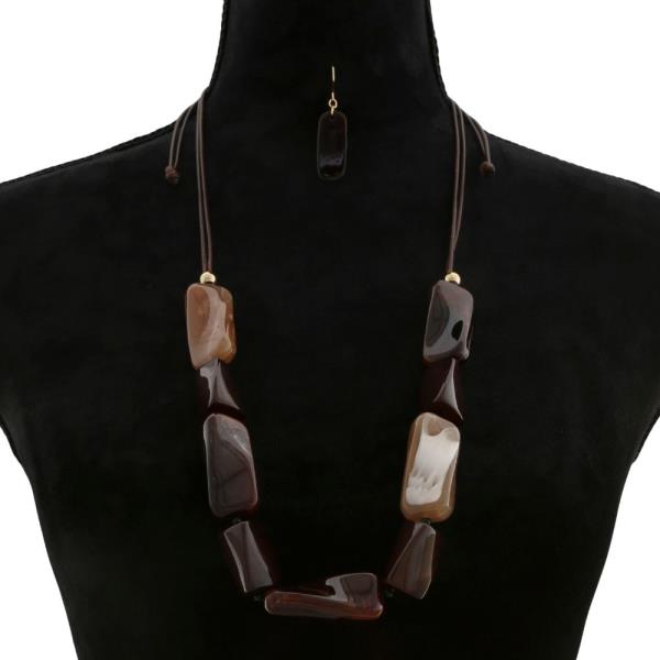 CHUNKY BEAD NECKLACE