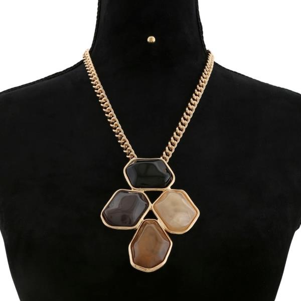 MULTI STONE GEO SHAPE PENDANT NECKLACE