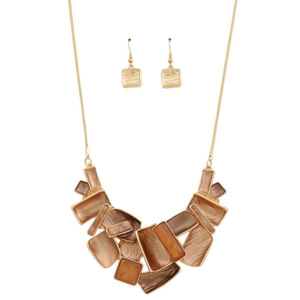 GEO SHAPE NECKLACE