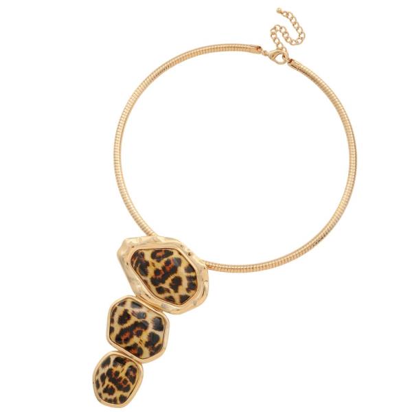 COLORED STONE PENDANT NECKLACE