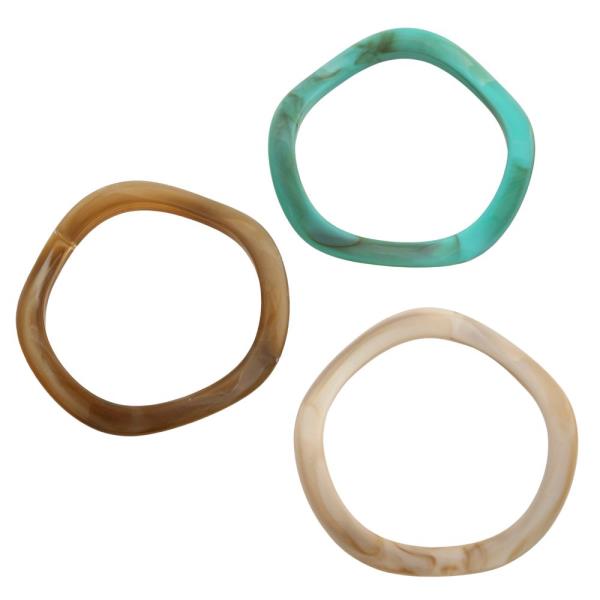 COLORFUL WAVY RESIN BANGLE BRACELET