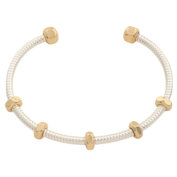 METAL CUFF BRACELET