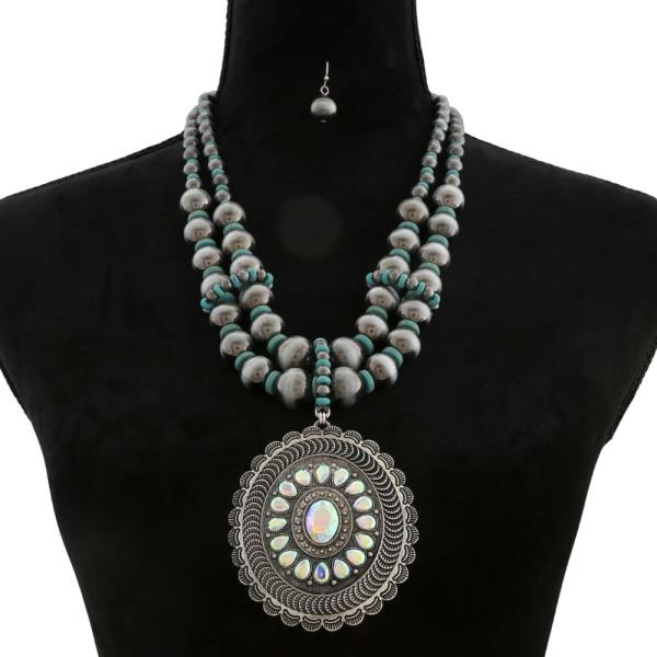 WESTERN PENDANT CONCHO BEADED NECKLACE