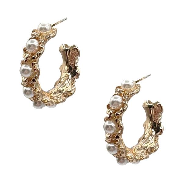 TEXTURED METAL PEARL HOOP EARRING