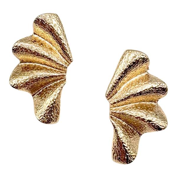 TEXTURED METAL FLOWER STUD EARRING