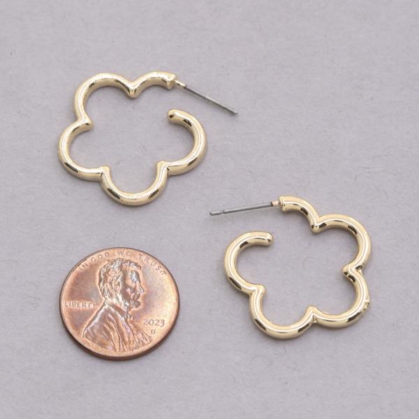FLOWER METAL EARRING