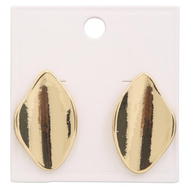 METAL EARRING