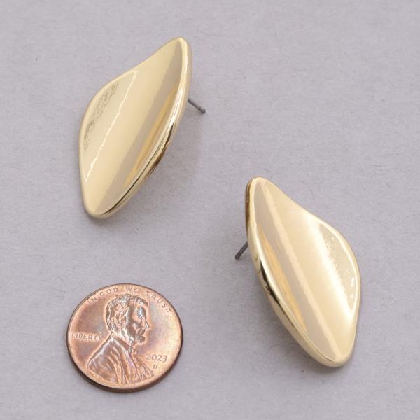 METAL EARRING