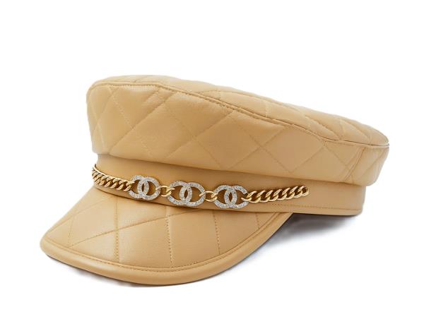 QUILTED FAUX LEATHER CHAIN DETAIL CABBIE NEWSBOY BERET HAT