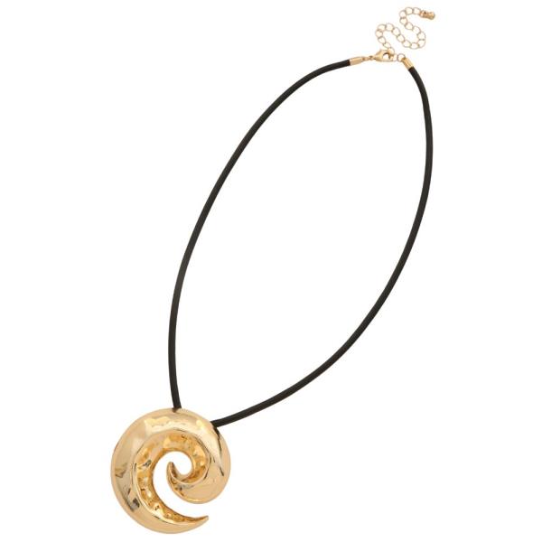 SWIRL METAL PENDANT NECKLACE