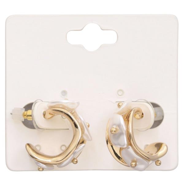 PEARL BEAD EDGE OPEN HOOP EARRING
