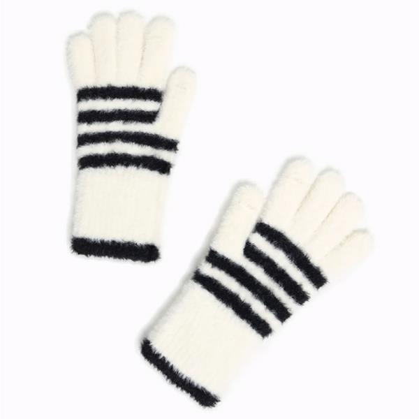 FAUX FUR BLACK AND WHITE FINGERHOLE GLOVES