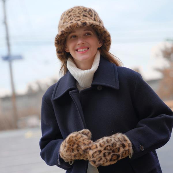 CC LEOPARD FUR BUCKET HAT