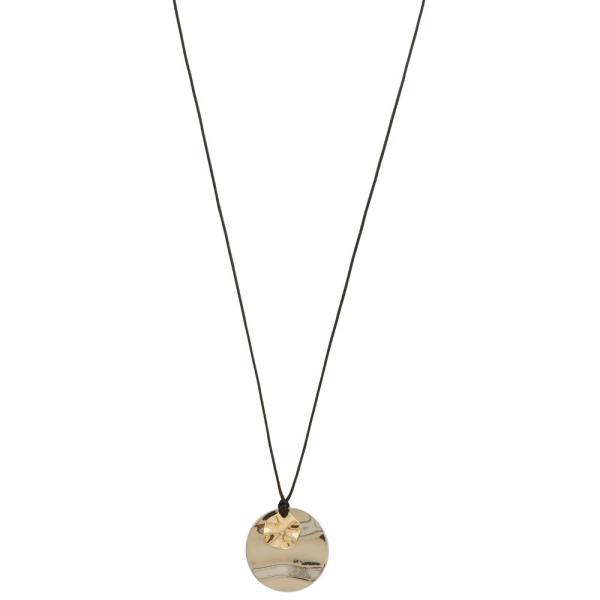 BENT METAL ROUND PENDANT NECKLACE