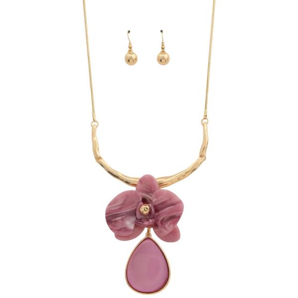 FLOWER TEARDROP PENDANT NECKLACE